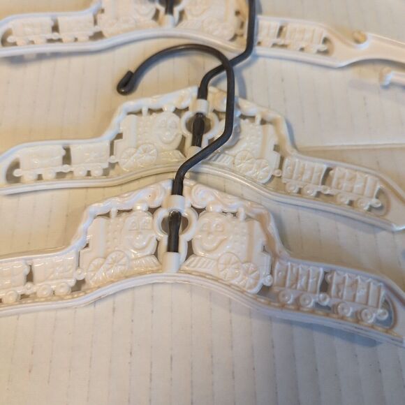 Clothes Hangers Kids Clarolyte Co Trains Yellow White Vintage Swivel Set Of 8 - Picture 2 of 7